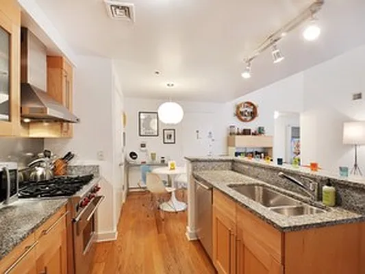 Rented by Corcoran | media 28