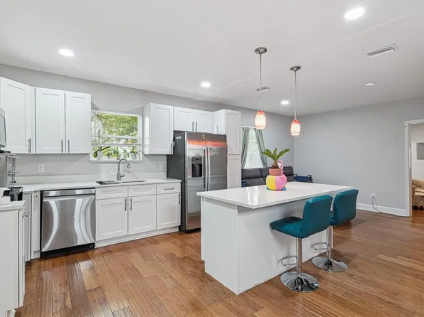 732 E ORANGE AVENUE, EUSTIS, FL 32726