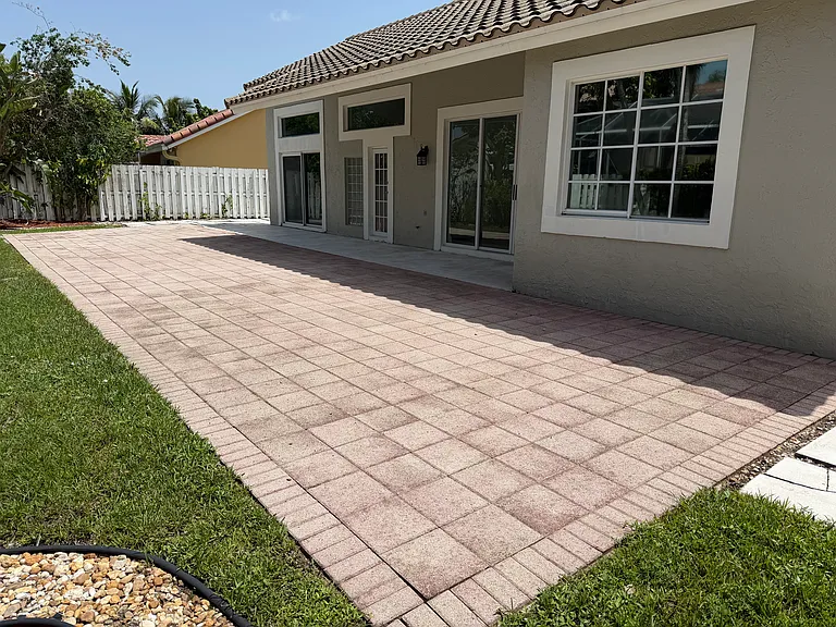 1052 San Luis Rey — Photo 13