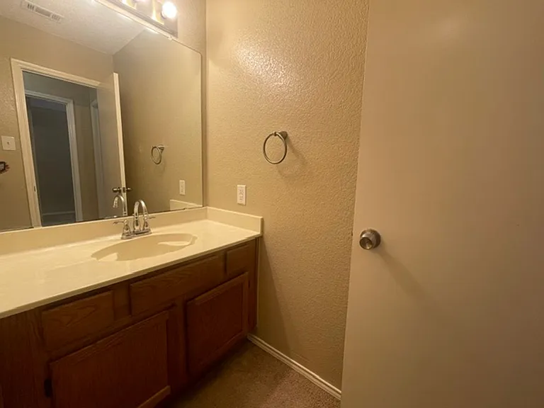 1226 W Hudgins St — Photo 22