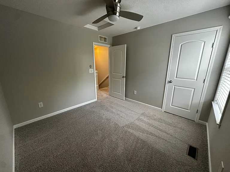 2195 Holiday Valley Dr — Photo 11