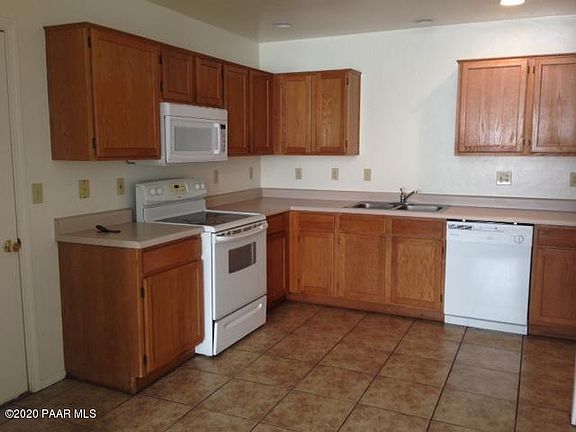 3rd image of 7145 E Thrush Ln