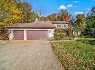 8527 Harvest Home Dr, Mentor, OH 44060