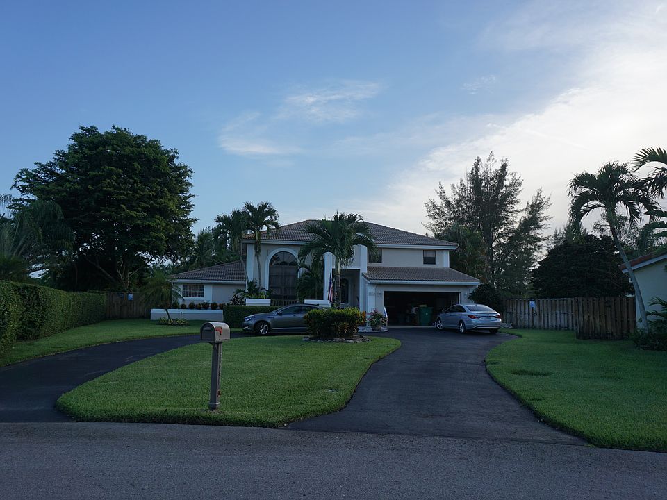 2nd image of 15660 Lancelot Ct