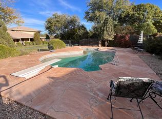8 Walking Cane Ln, Roswell, NM 88201
