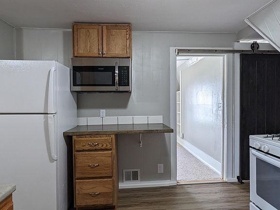2nd image of 909 Hubbel St APT 2