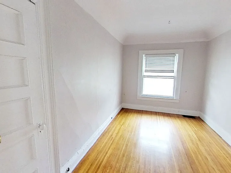 30 Oxford St #3 — Photo 9