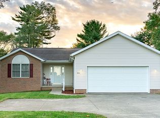 852 Oak Hill Rd, Wooster, OH 44691