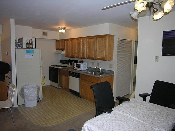 2nd image of 289 Greenough St #M