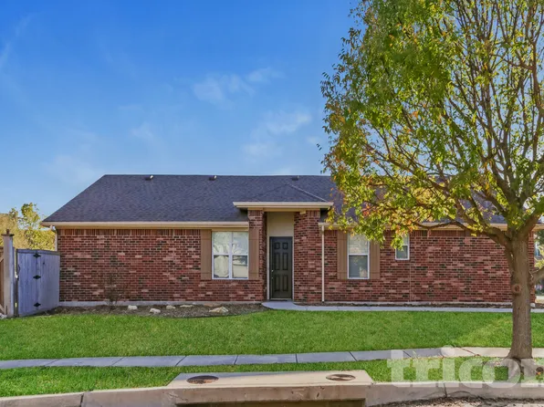 4701 Cedar Springs Dr, Fort Worth, TX 76179