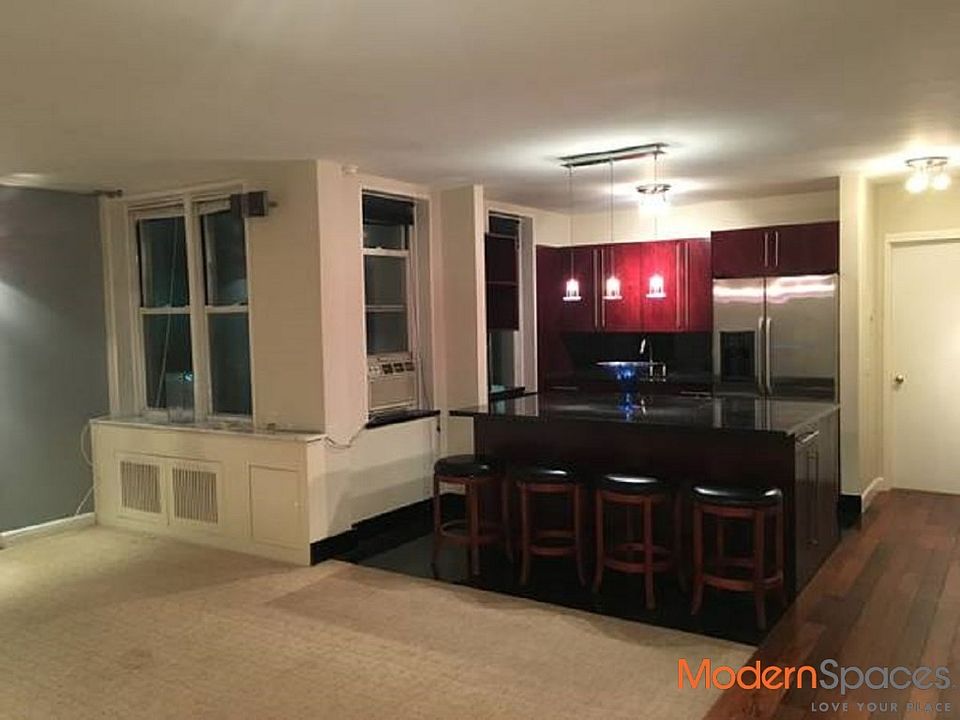 1st image of 31-85 Crescent St APT 202