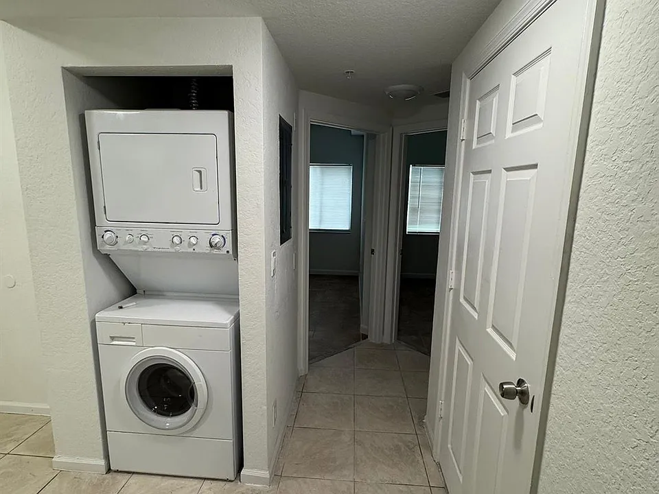 1161 Golden Lakes Blvd #1311