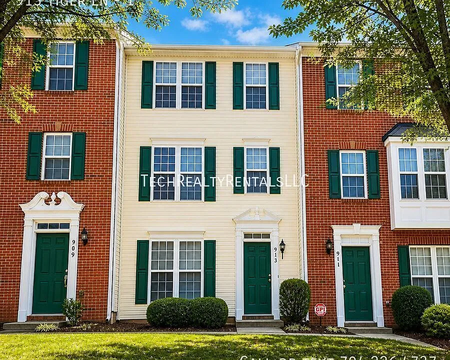 913 Tiger Ln #1