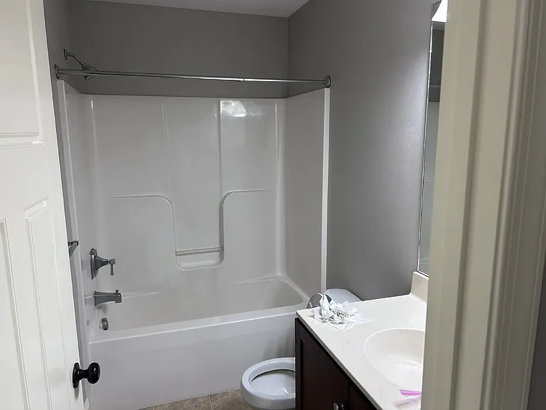 1040 Commonwealth Cir — Photo 11