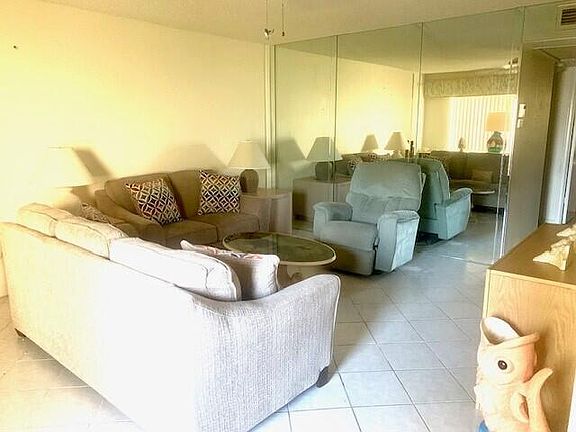 3rd image of 66 Windsor D