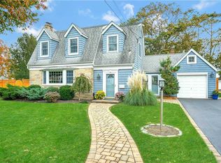 291 Maple Ave, Patchogue, NY 11772