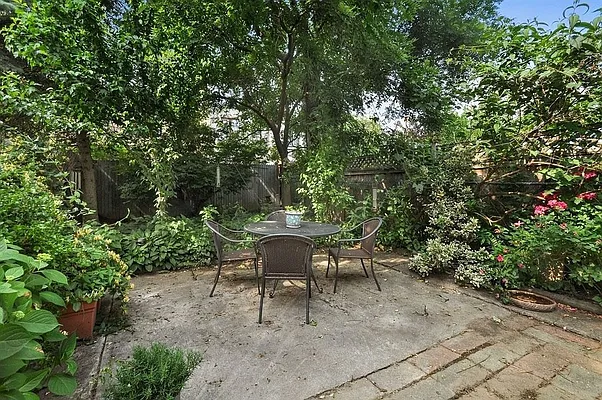 Rented by Vanguard Residential LLC | media 20