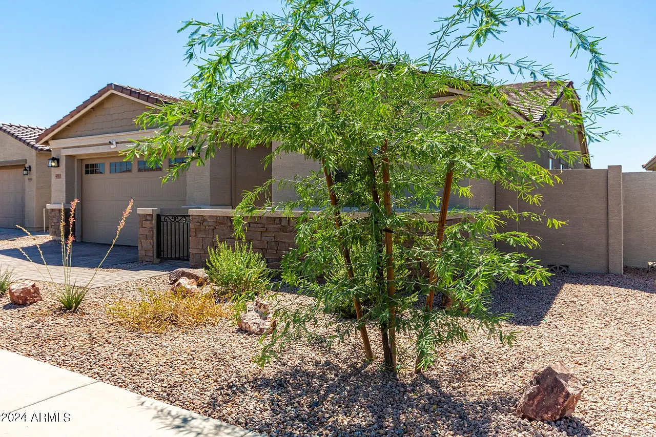 4 bed, 2152 sqft, $2,750 — Photo 4