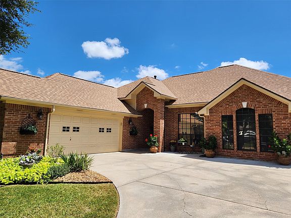 3rd image of 104 Portulaca St