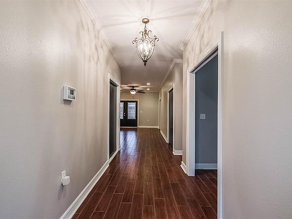 5th image of 1334 Moorhead Dr