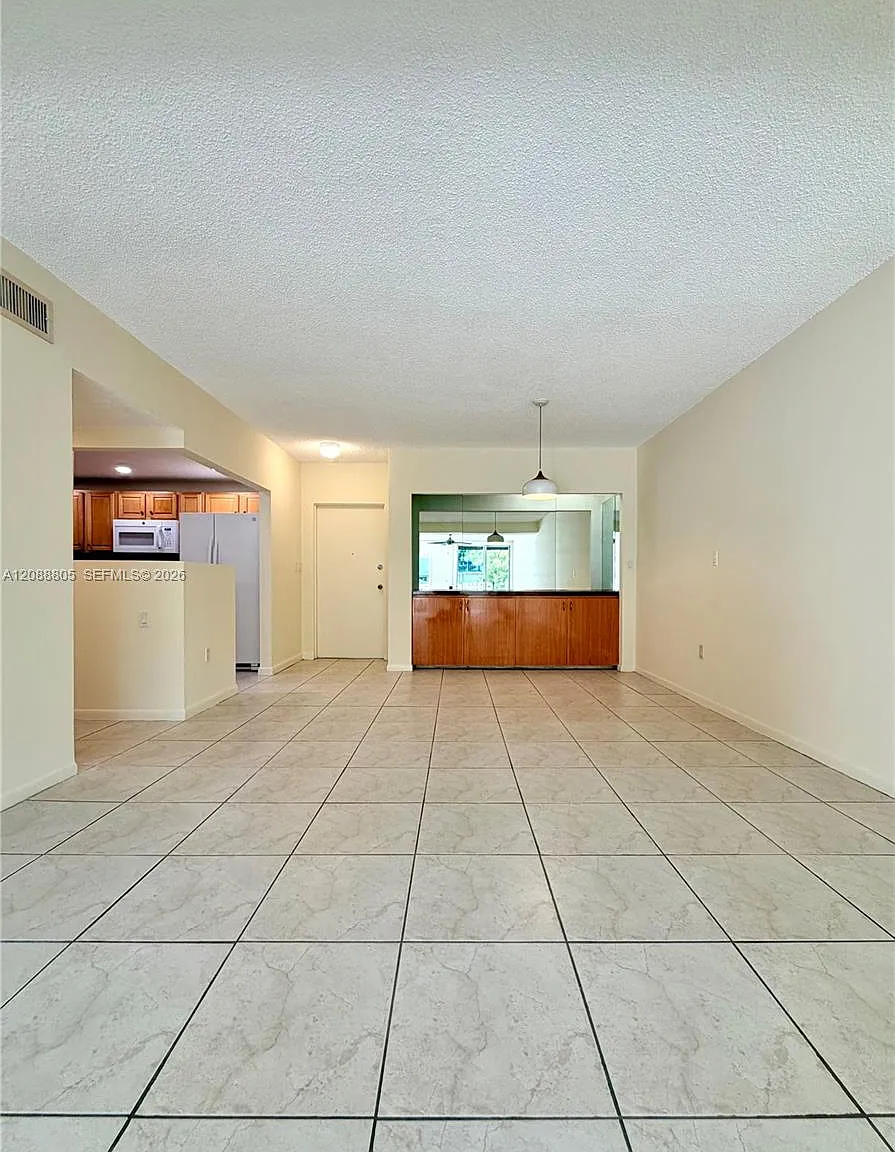 Northgate Townhouse Condo — Photo 3