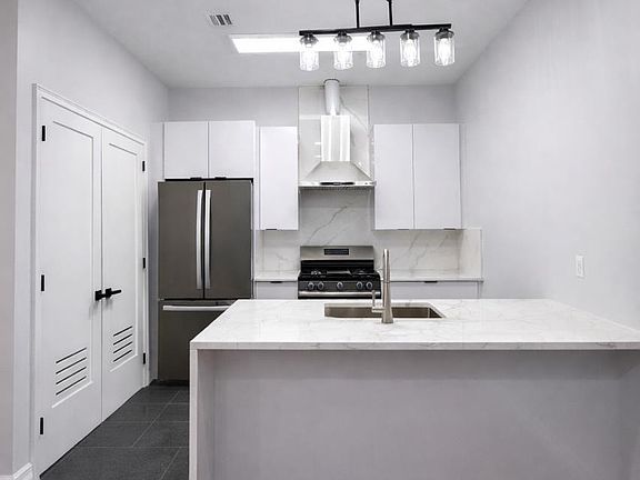 3rd image of 116 36th St Floor 2