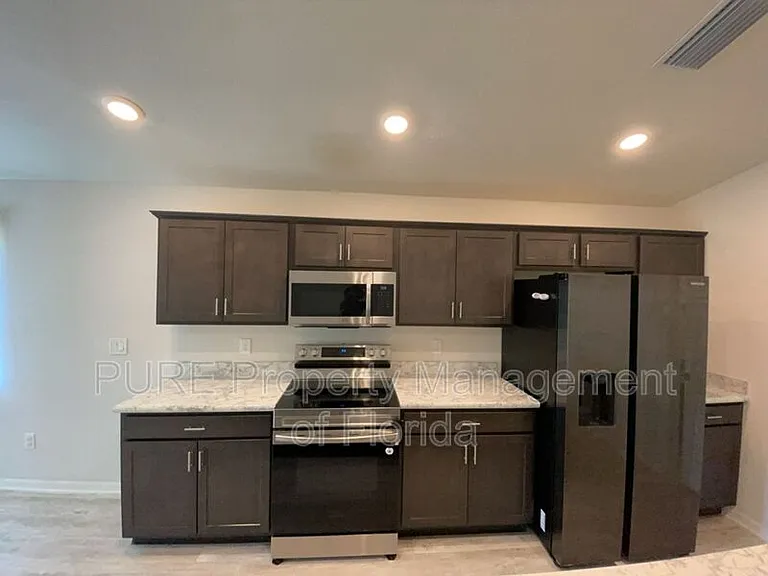8925 SE 43rd Ave — Photo 4