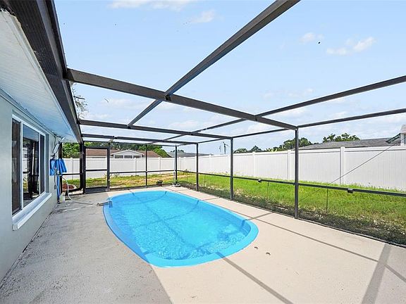 3rd image of 7815 MONARDA DRIVE
