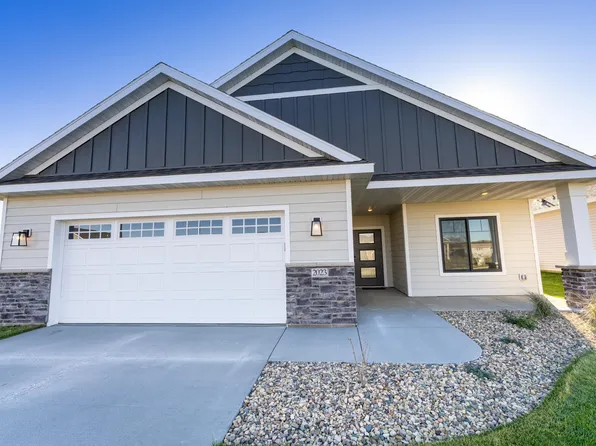 2023 Douglas Trail Dr SE, Pine Island, MN 55963