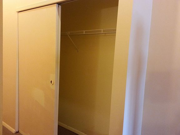 5th image of 223 Castle Hill Ave #2