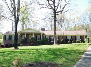 223 Westwood Cir, Pickens, SC 29671