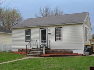 710 N 4th St, Saint Peter, MN 56082