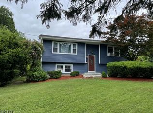 11 Jackson Ave, Vernon, NJ 07462