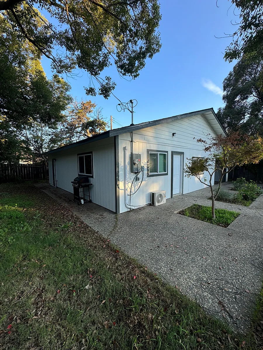 Building Photo - 4051 69th St #2