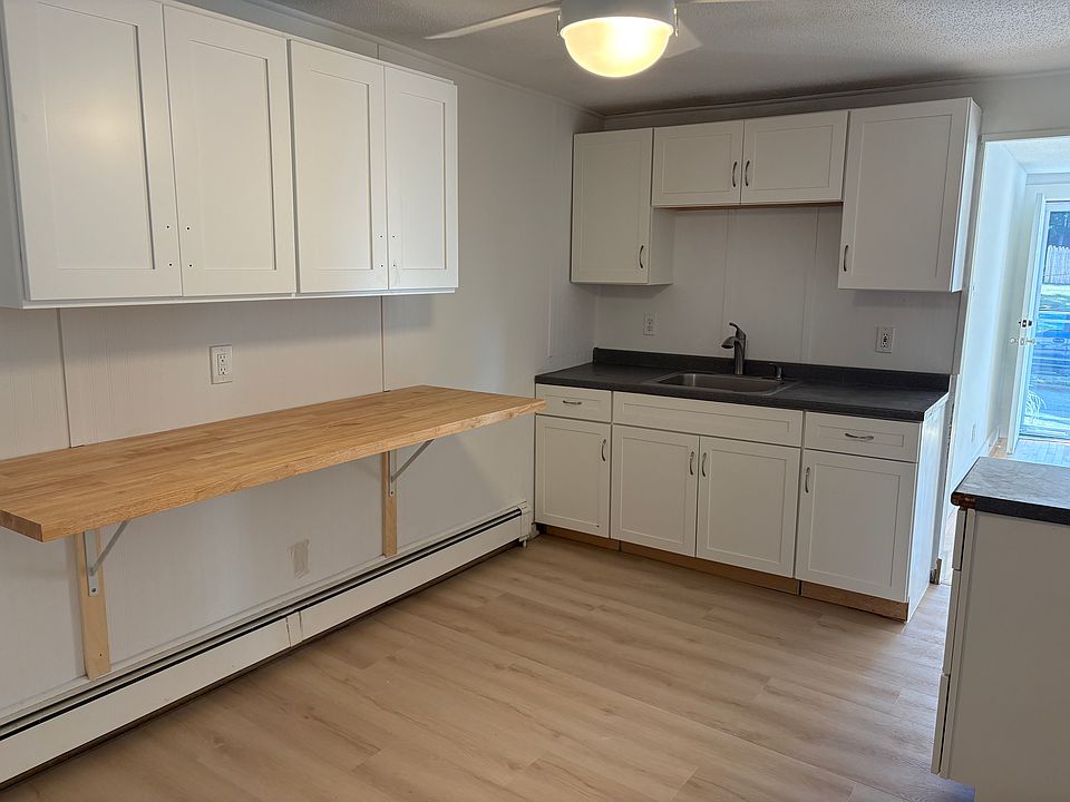 eat in kitchen