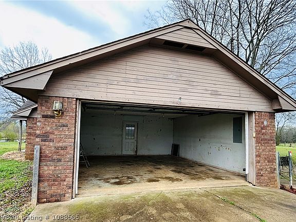 4th image of 609 Ollar Ln