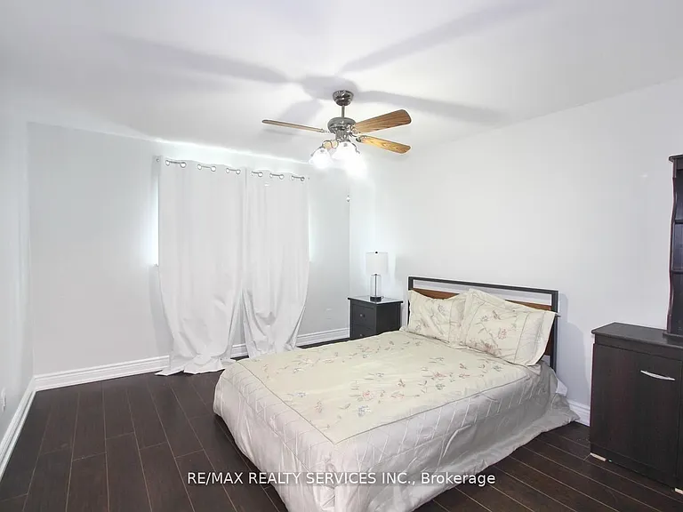 185 Earnscliffe Cir — Photo 22