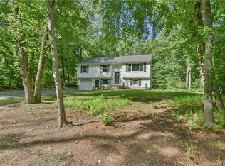 9 Mountain Hill Rd, North Grosvenordale, CT 06255