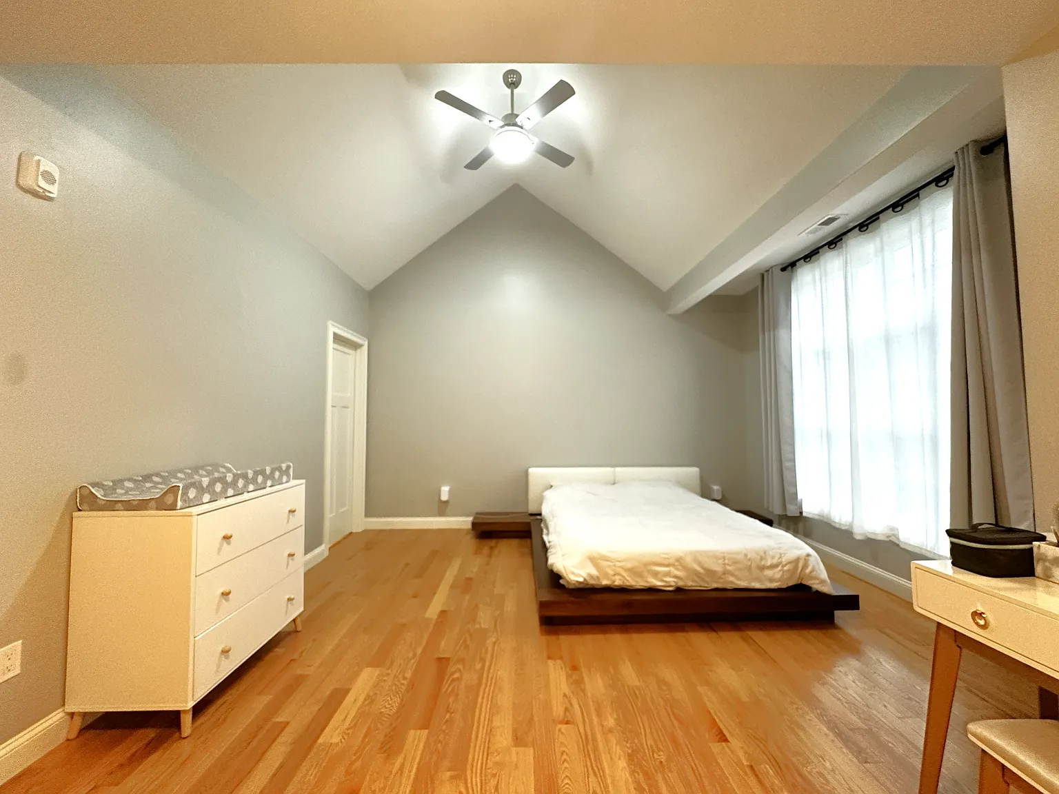 2 bed, 2.5 bath, 2030 sqft, $4,500 — Photo 1