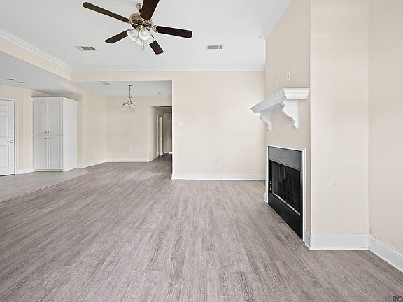 2nd image of 1949 Ravier Ln