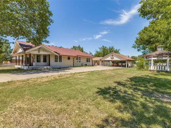 401 S 4th St, Crandall, TX 75114