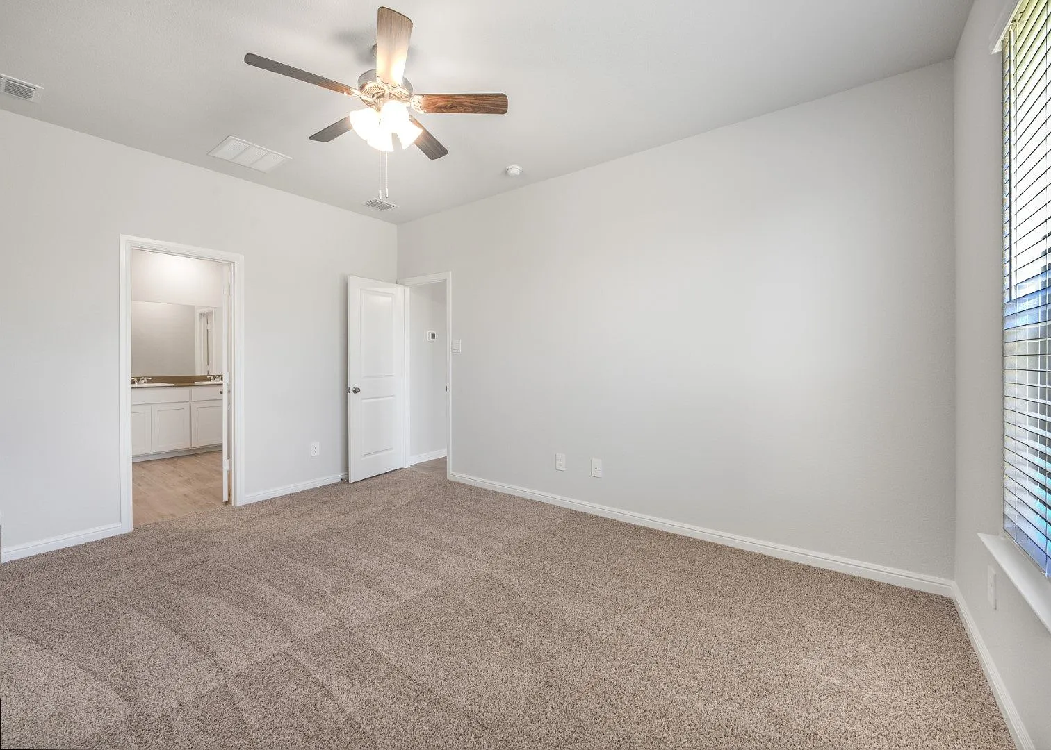 198 Bay Meadows Lane — Photo 3