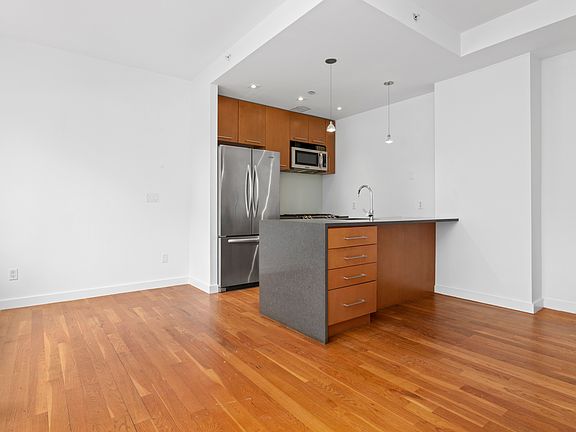 3rd image of 330 E 109th St #Penthouse A