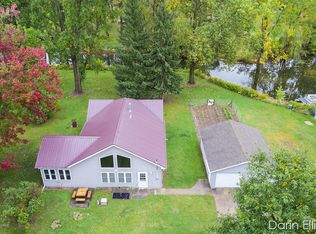 217 Woodlawn Dr, Stanton, MI 48888