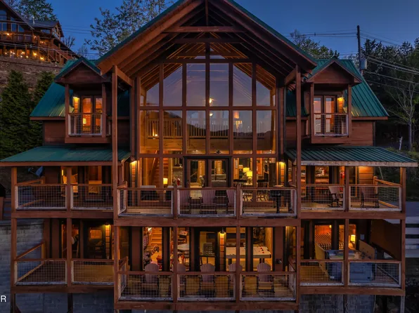 1177 Ski View Dr, Gatlinburg, TN 37738