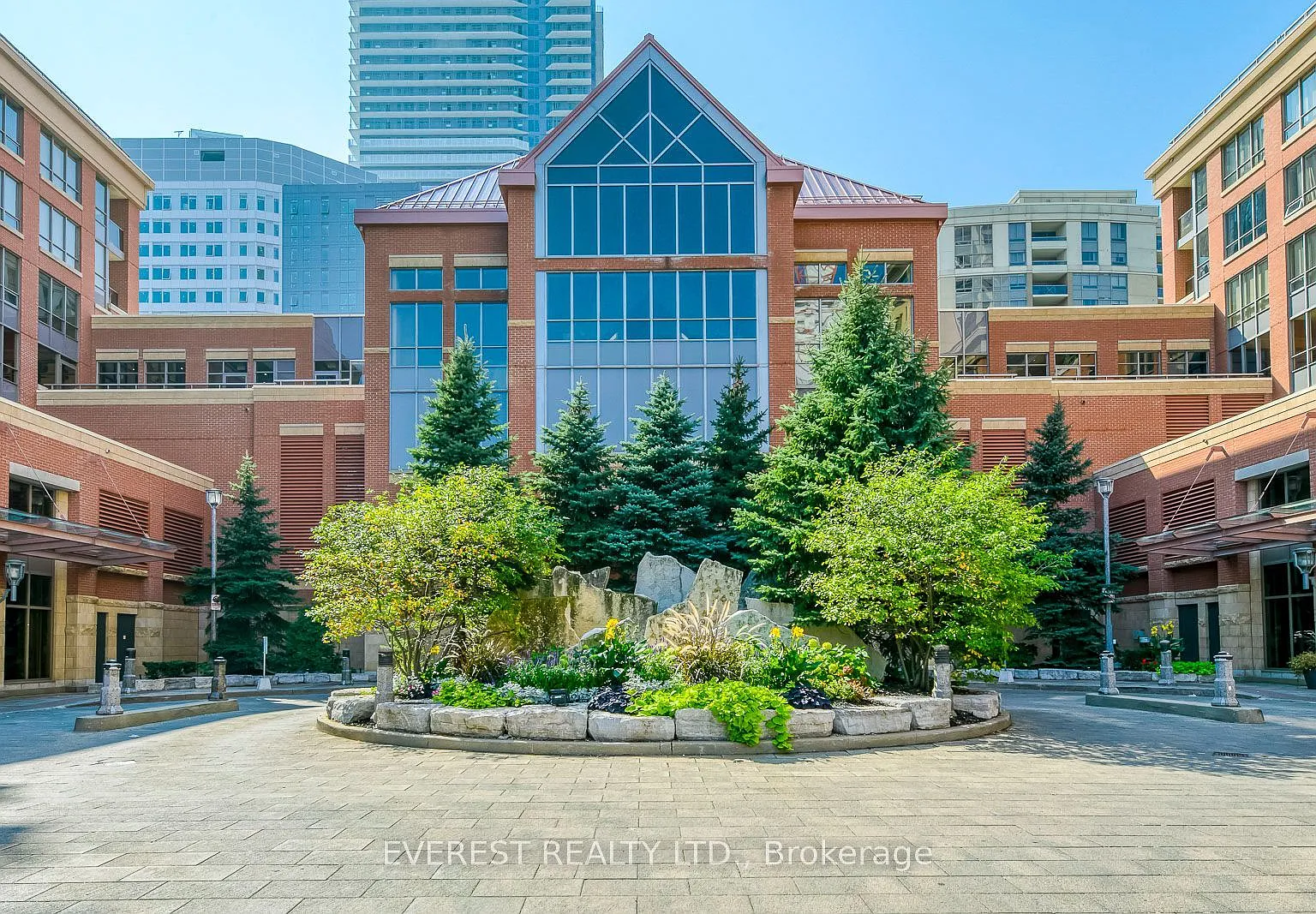 Capital Towers — Photo 3