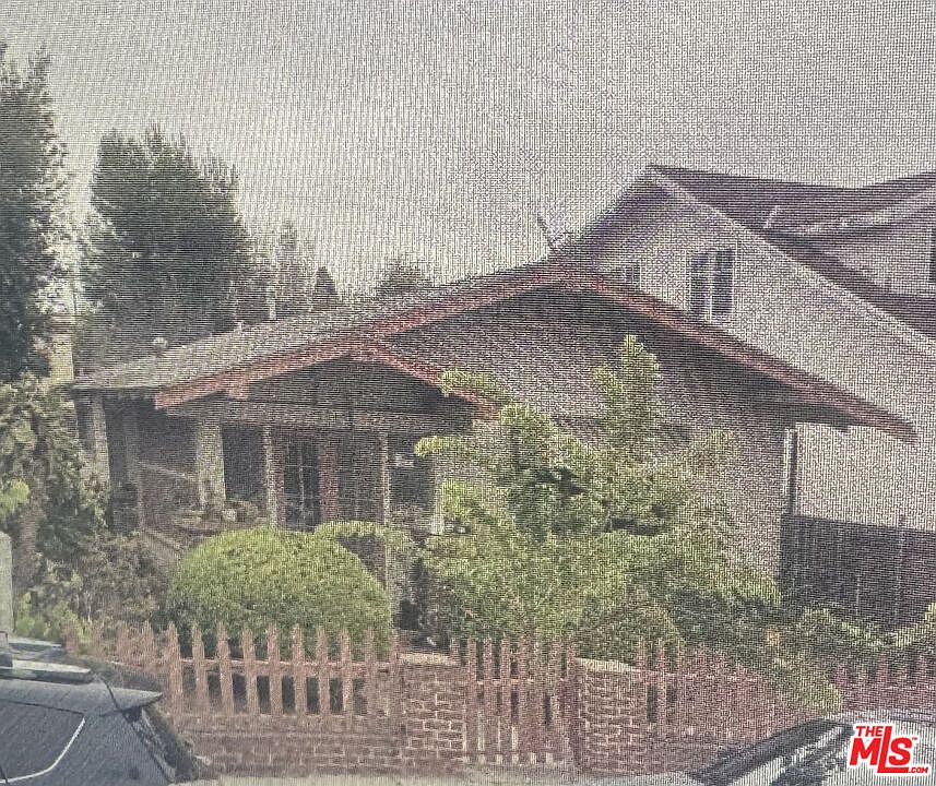 1st image of 410 Broadway St