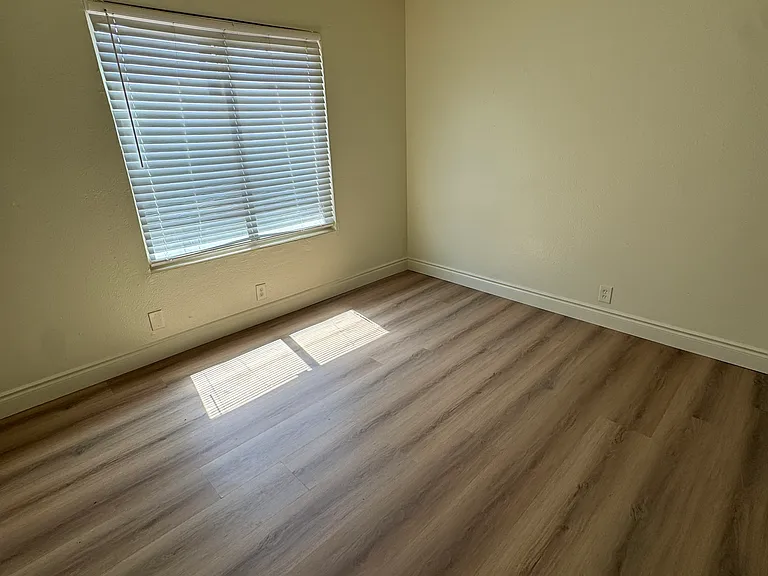 2741 Park Ave #7 — Photo 7