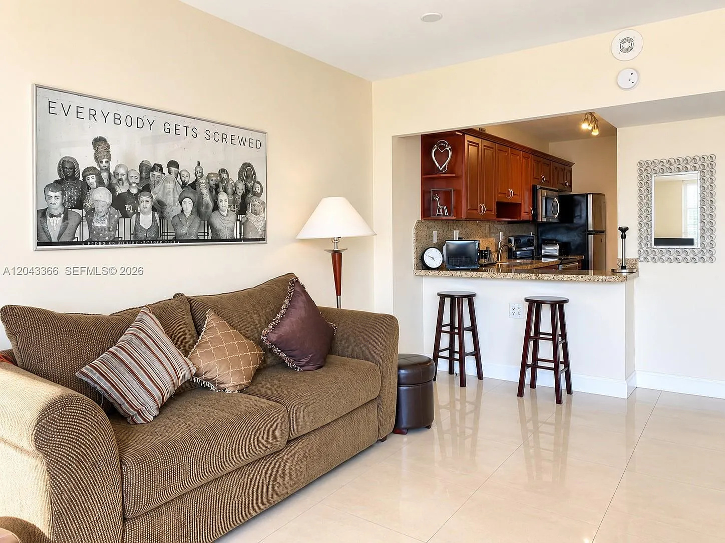 The Decoplage Condo — Photo 2