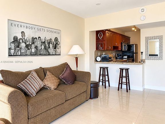 2nd image of 100 Lincoln Rd #316